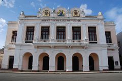 37 Cuba - Cienfuegos - Parque Jose Marti - Teatro Tomas Terry.JPG